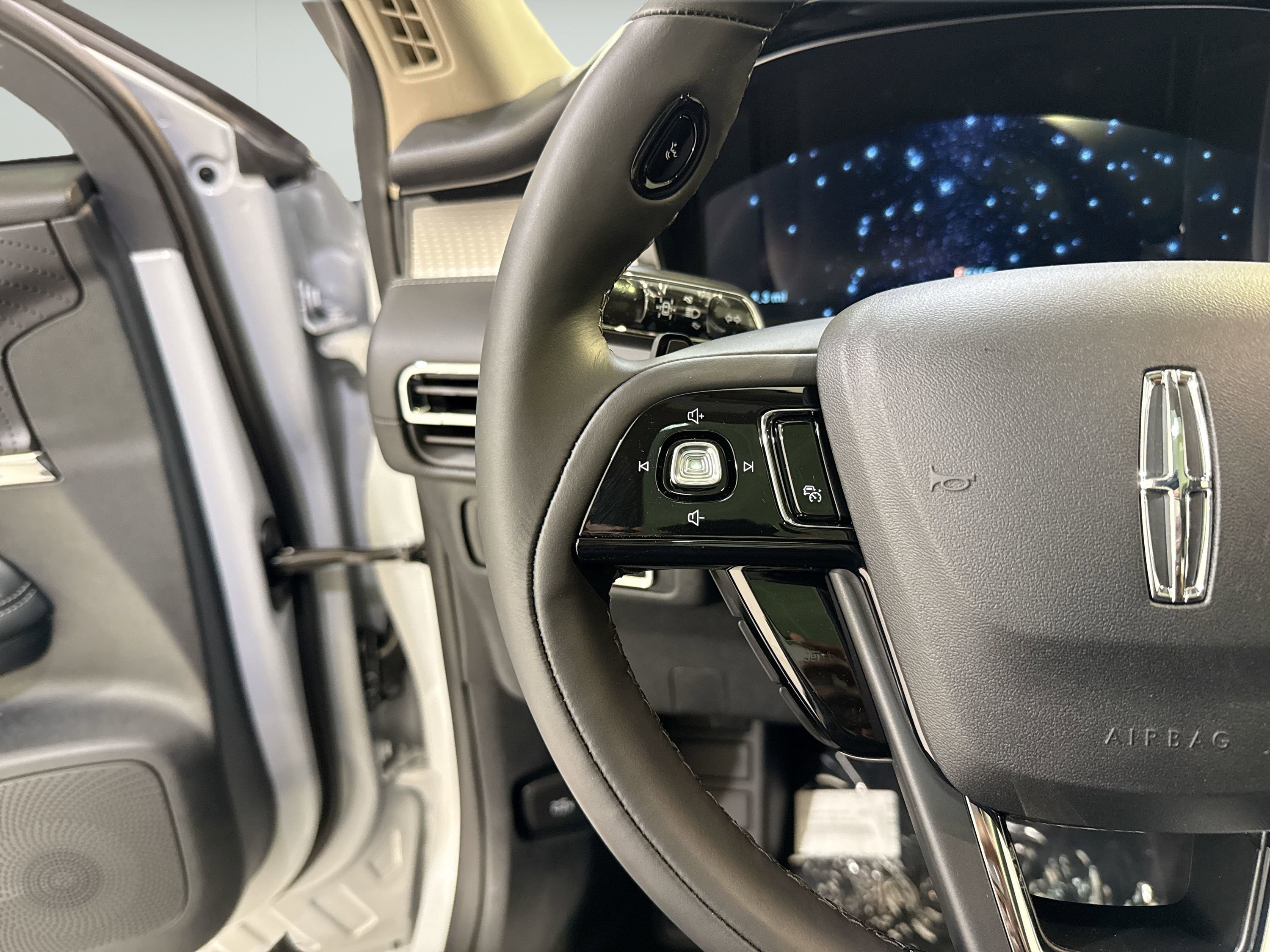 New 2026 Lincoln Corsair Reserve FWD image 14
