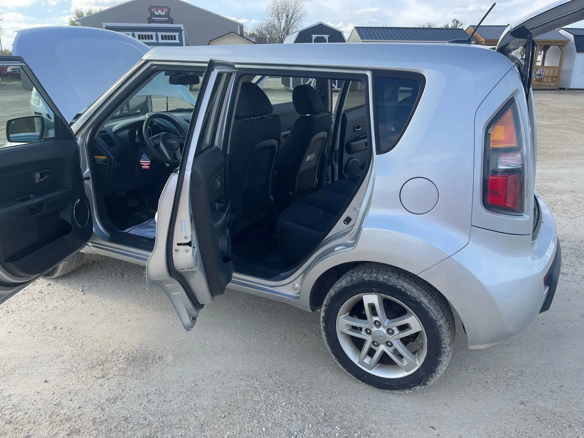 Used 2011 Kia Soul + image 10