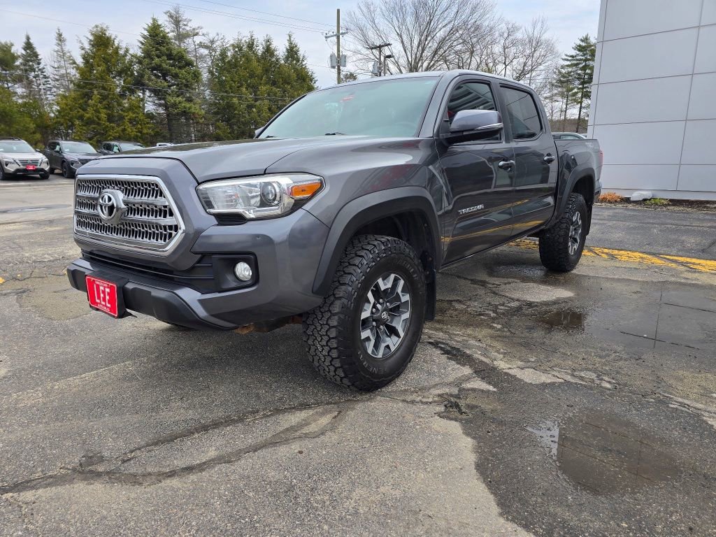 Used 2017 Toyota Tacoma TRD Off-Road w/ Tow Package (A/T) AWD/4WD image 6