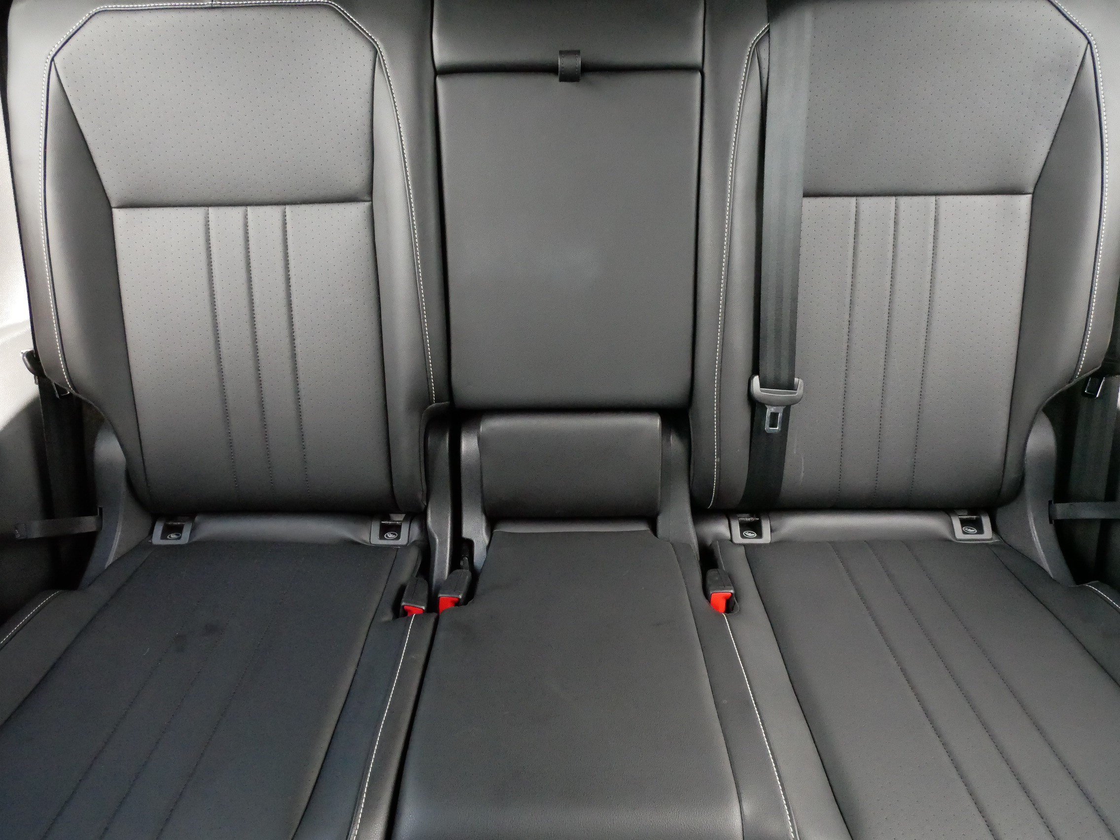 Certified 2023 Volkswagen Tiguan SE R-Line AWD/4WD image 13