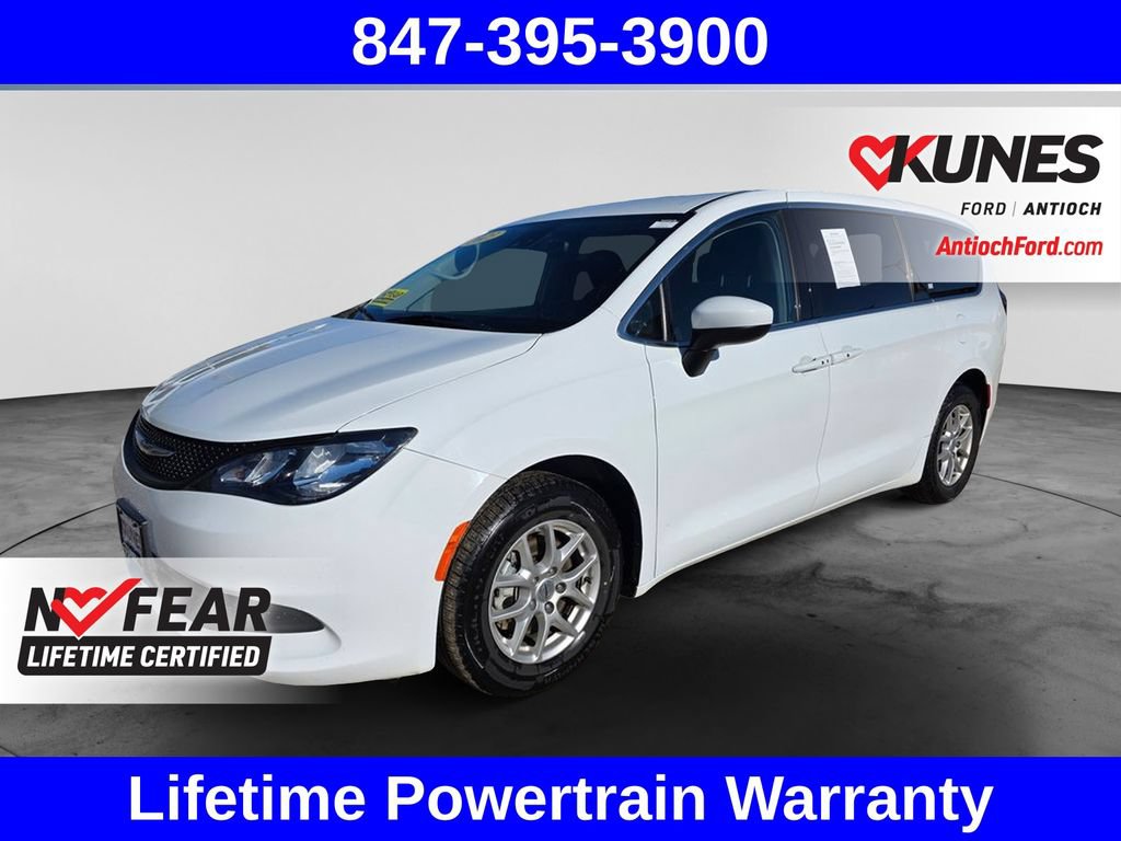 Used 2023 Chrysler Voyager LX FWD image 5