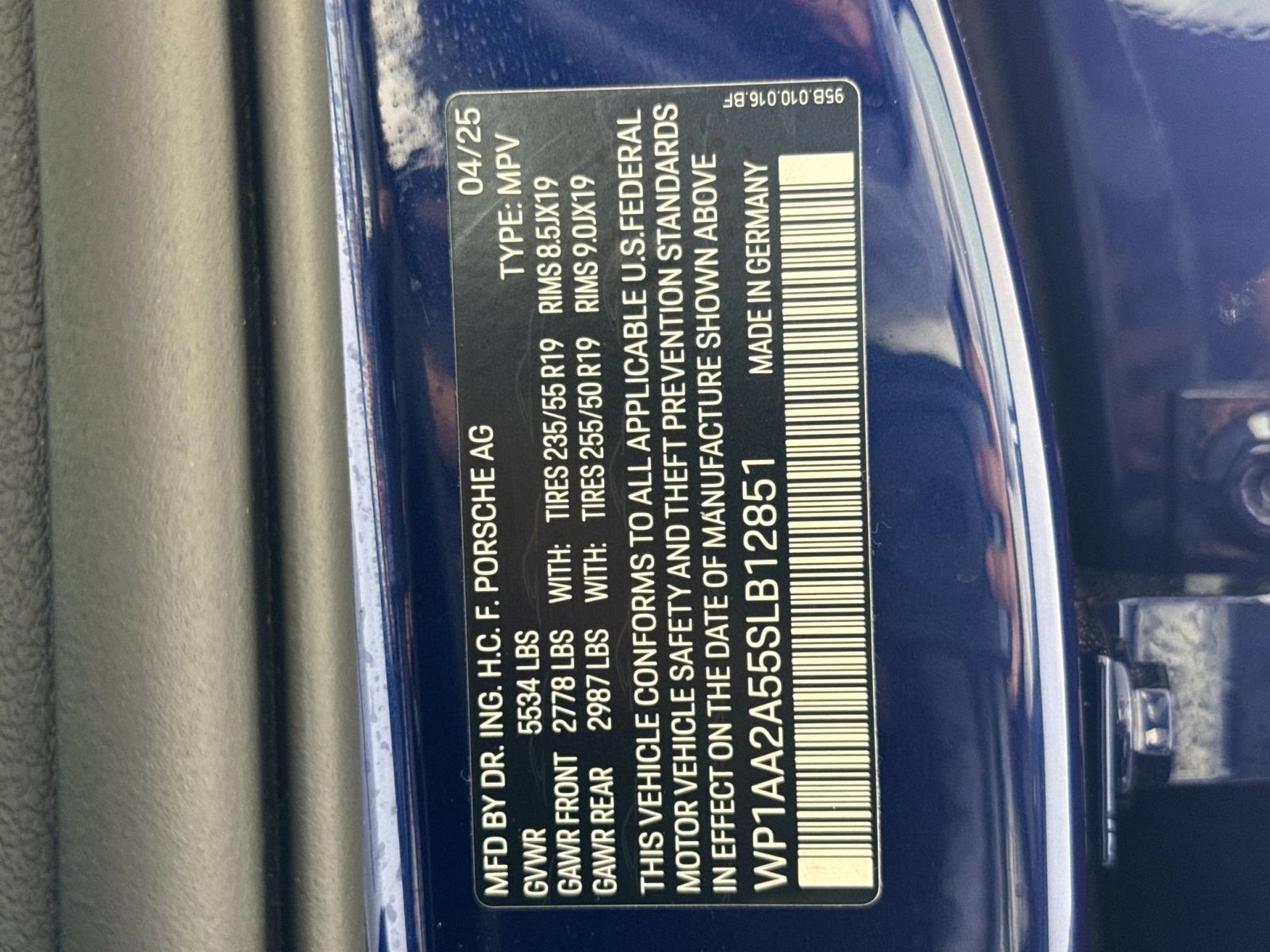 Certified 2025 Porsche Macan image 22