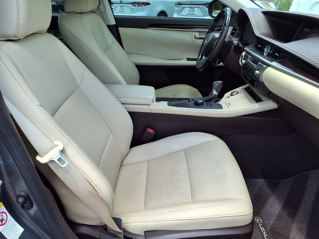 Used 2017 Lexus ES 350 w/ Premium Package FWD image 14