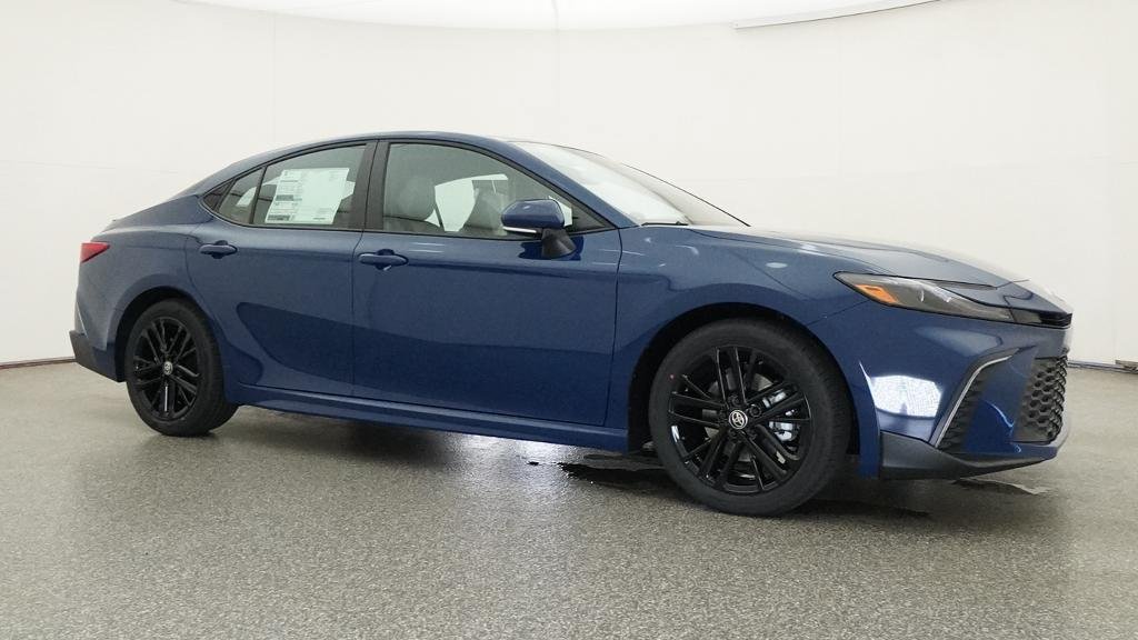 New 2026 Toyota Camry Hybrid FWD image 11