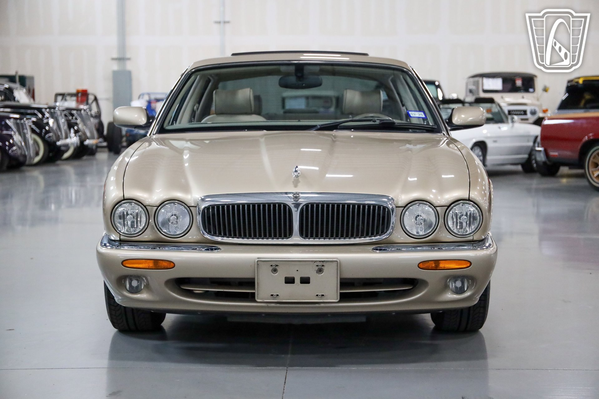 Used 2001 Jaguar XJ8 image 6