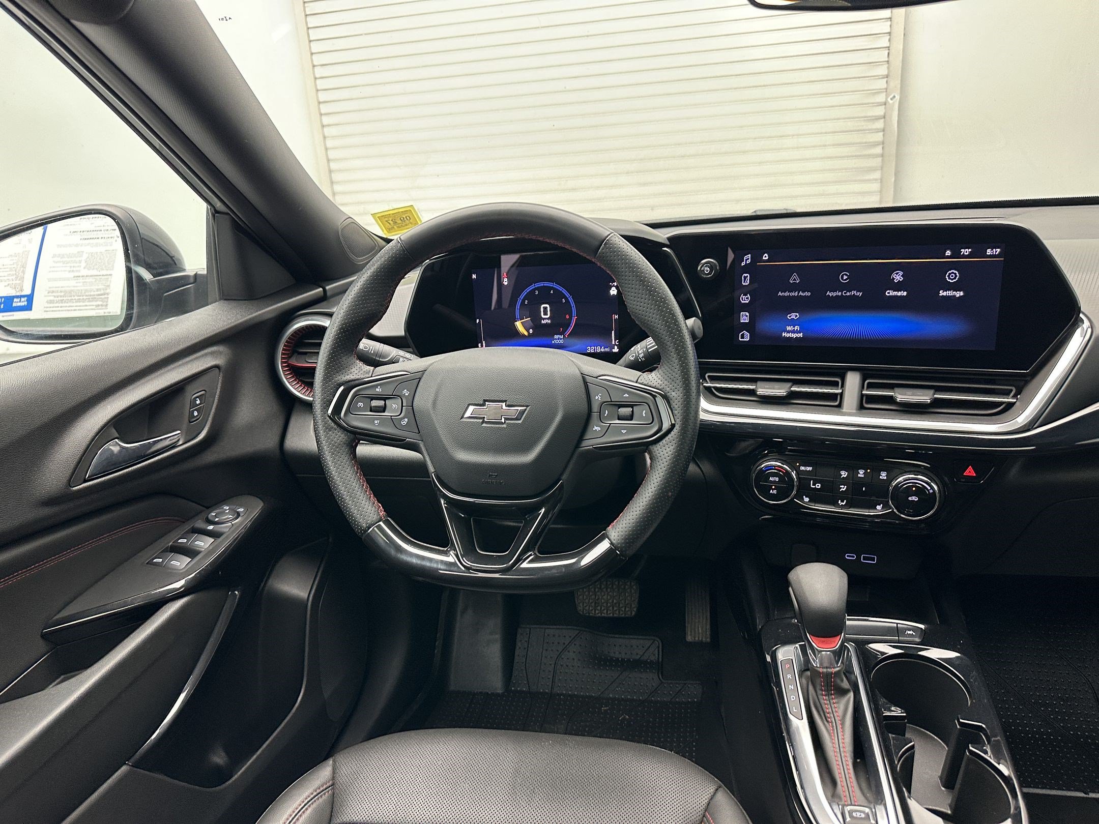 Certified 2024 Chevrolet Trax RS w/ Sunroof Package FWD image 28