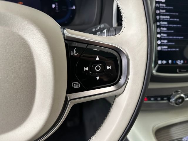 Used 2024 Volvo XC90 T8 Ultimate w/ Lounge Package image 16
