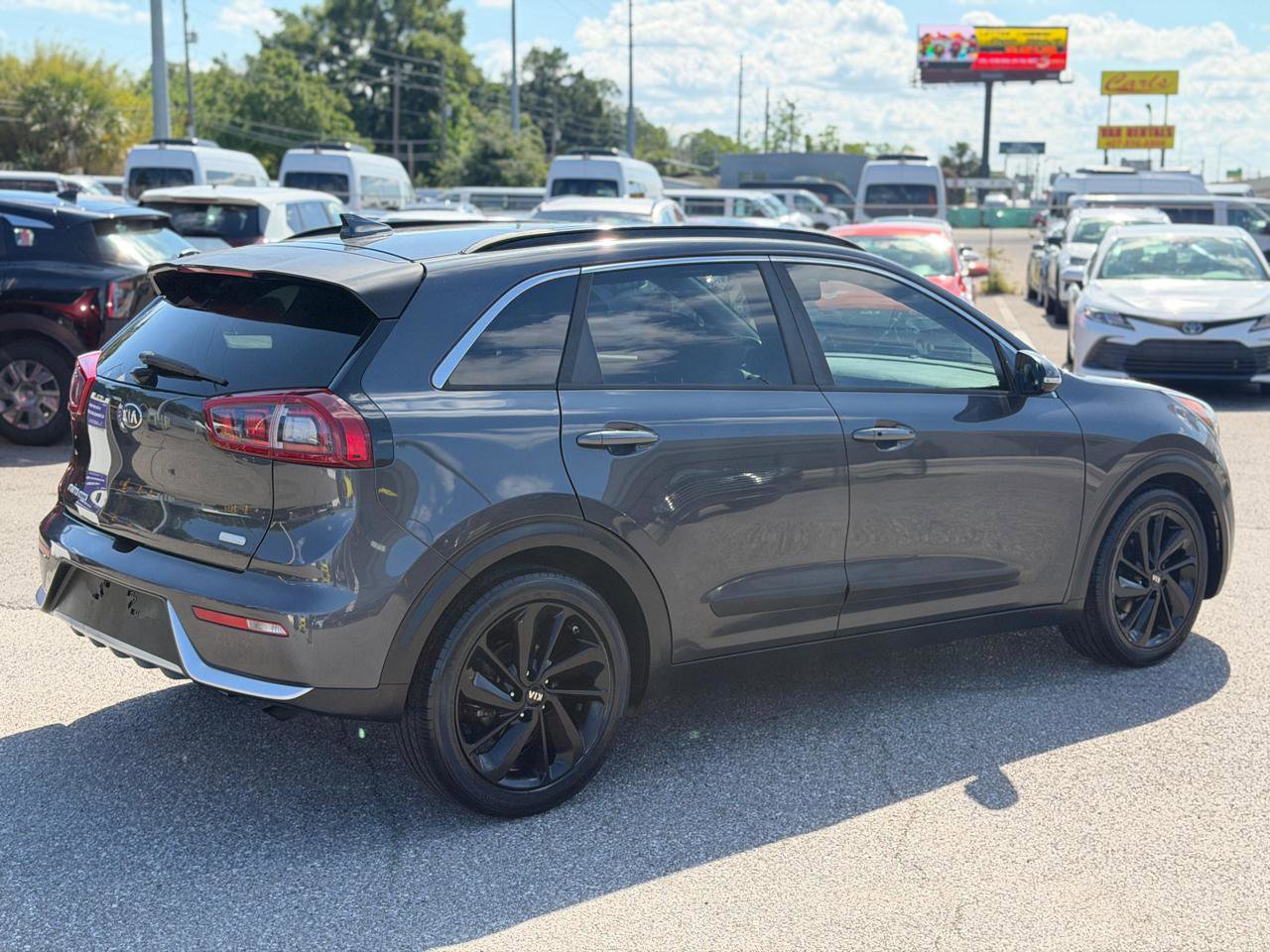 Used 2018 Kia Niro EX w/ EX Touring Graphite Edition FWD image 3
