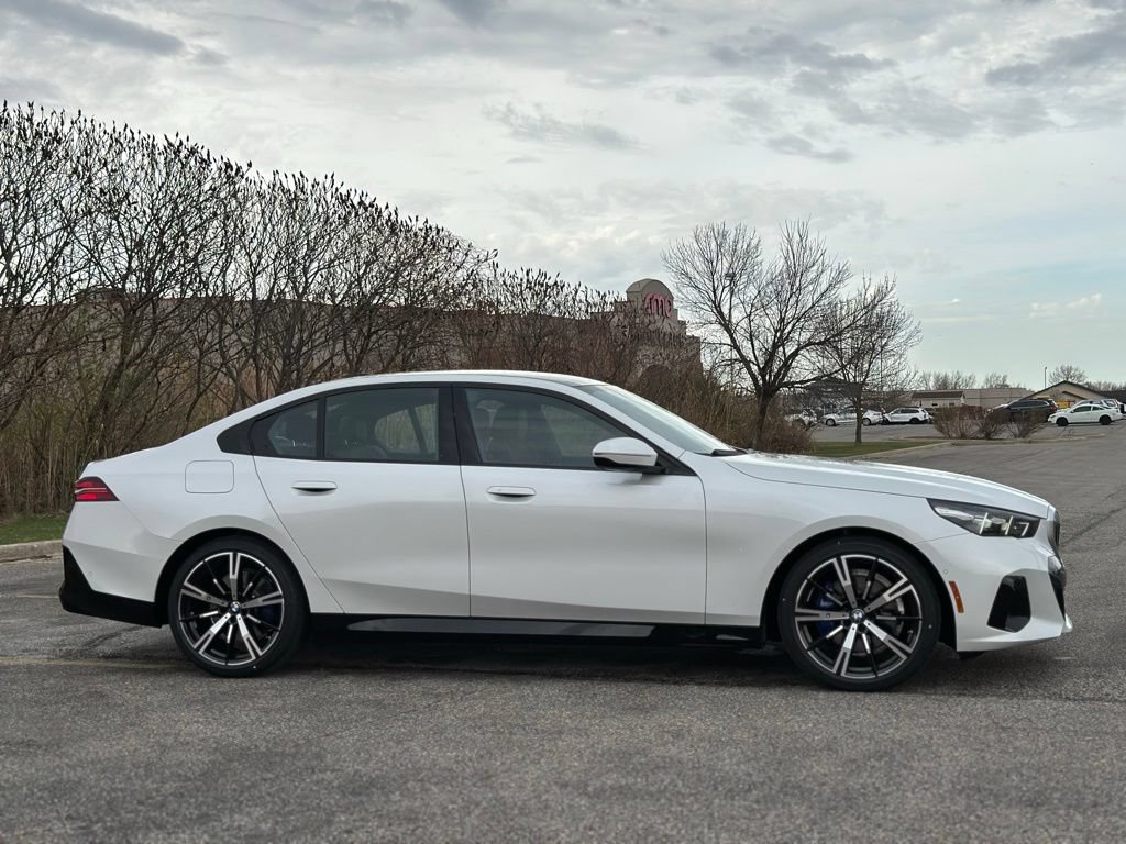 New 2026 BMW 530i xDrive w/ M Sport Package AWD/4WD image 8