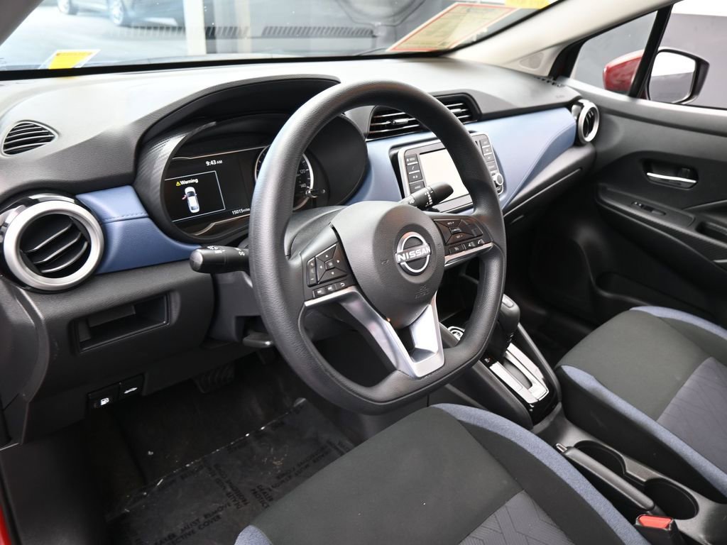 Used 2025 Nissan Versa SV image 10