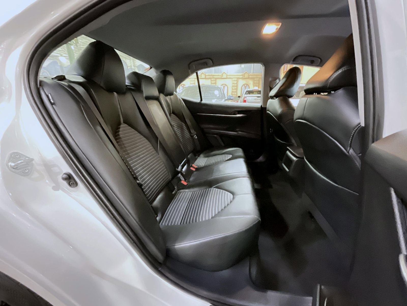 Used 2024 Toyota Camry SE image 18