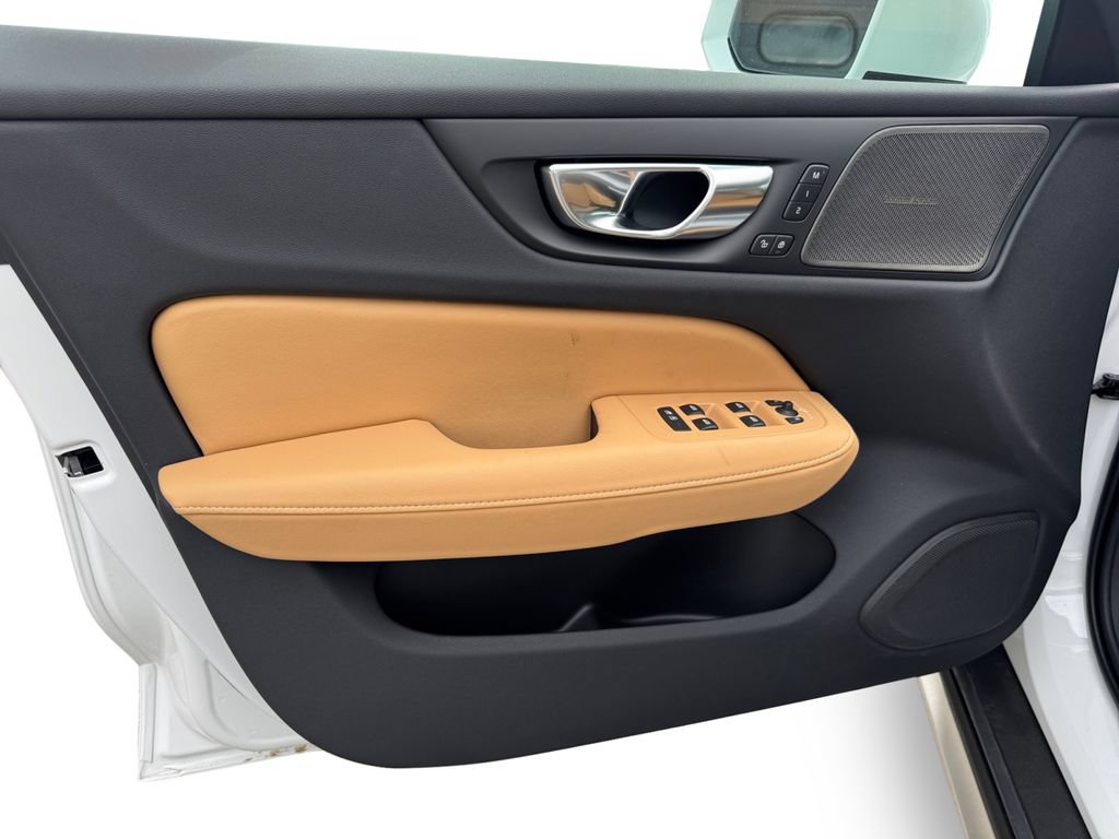 New 2026 Volvo V60 B5 Cross Country Ultra w/ Protection Package Premier AWD/4WD image 11