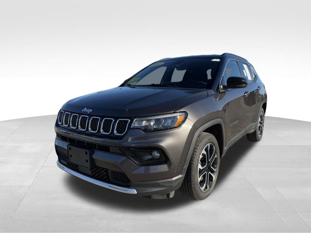 Used 2024 Jeep Compass Limited AWD/4WD image 4