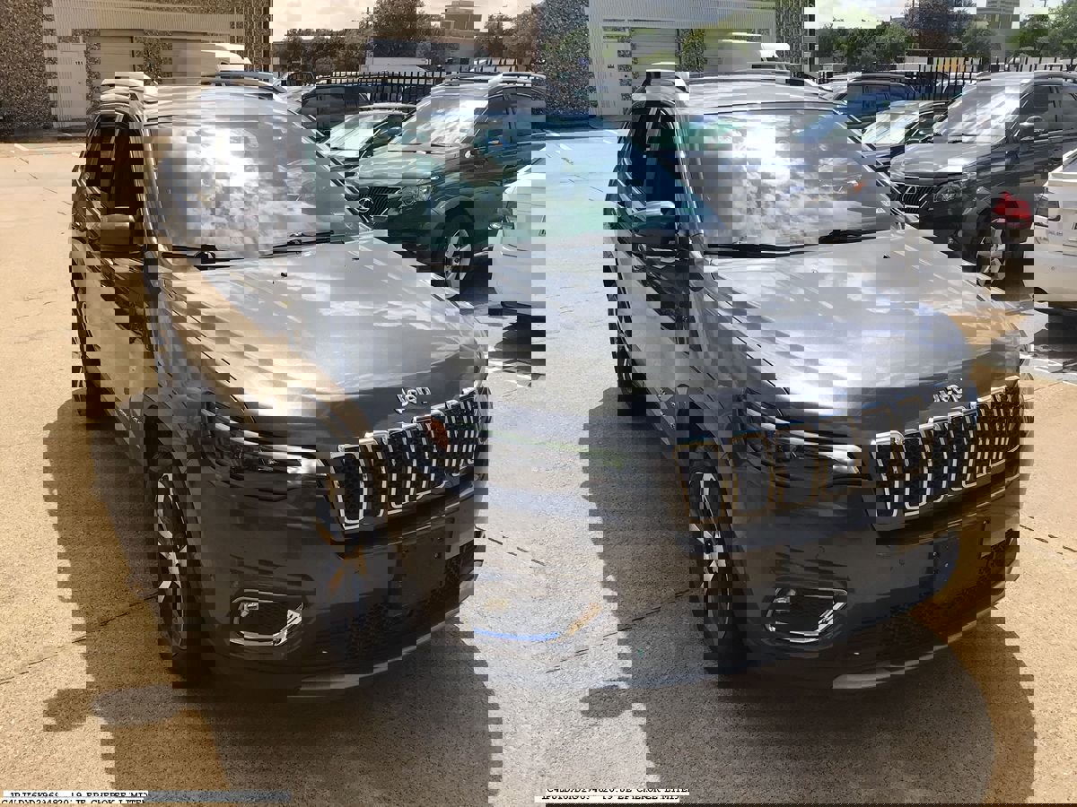 Used 2019 Jeep Cherokee Limited w/ Luxury Group image 6