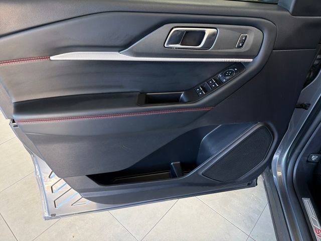 Used 2025 Ford Explorer ST-Line w/ ST-Line Street Pack image 10