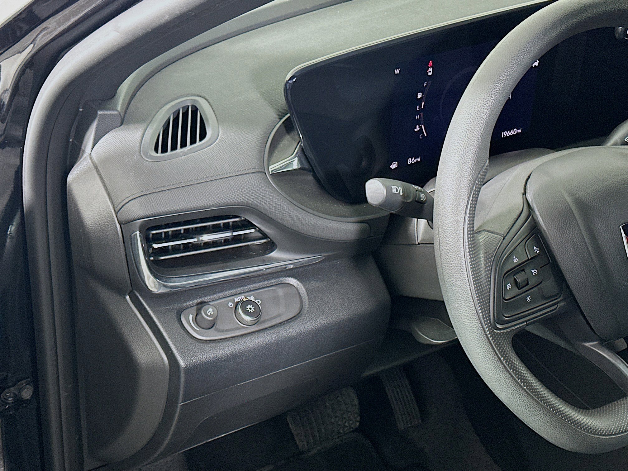 Used 2025 Buick Envista Preferred image 16