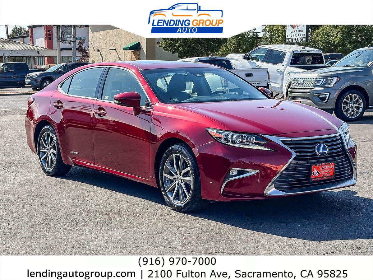 Used 2017 Lexus ES 300h w/ Luxury Package FWD image 5