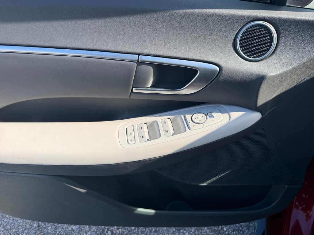 Used 2023 Hyundai Sonata SEL w/ Cargo Package FWD image 11