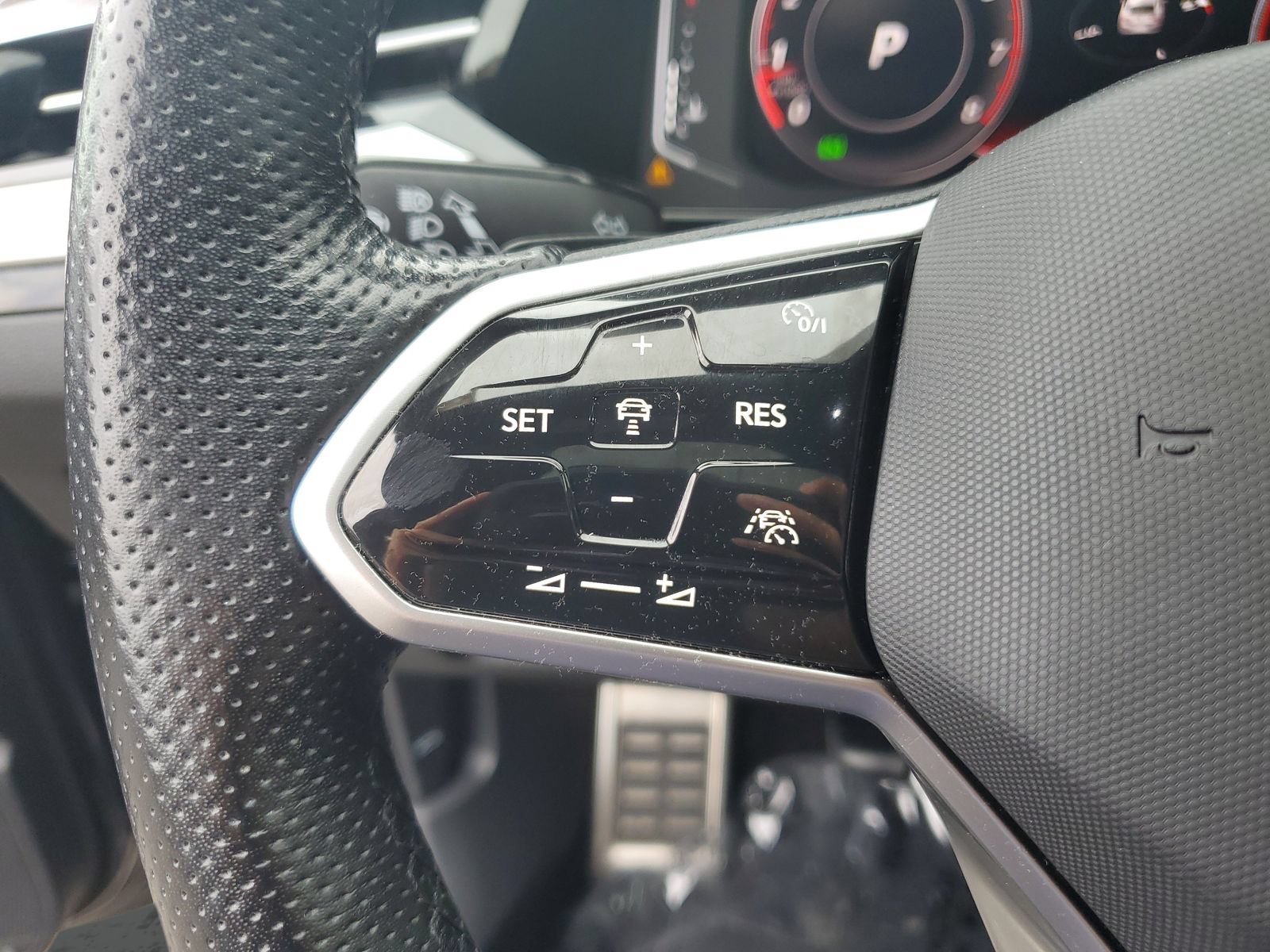Used 2023 Volkswagen Arteon SEL AWD/4WD image 29