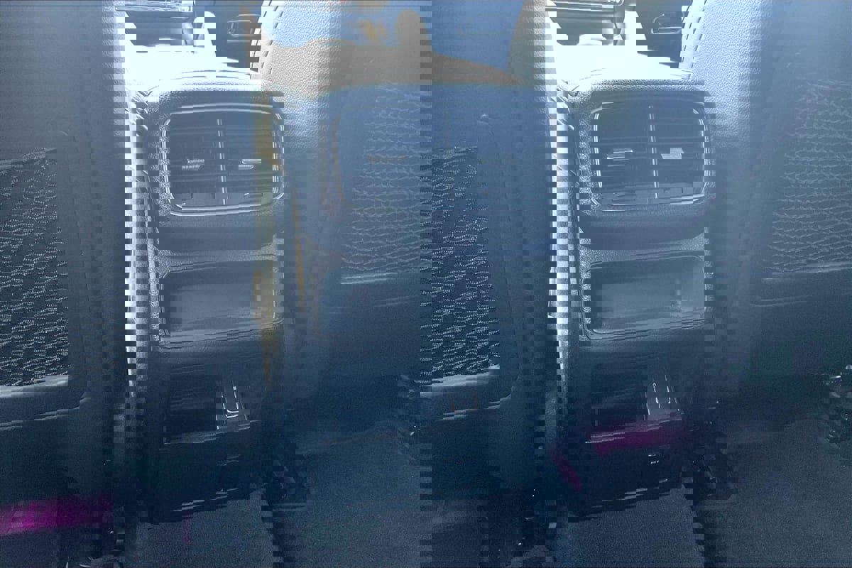 Used 2020 Mercedes-Benz GLE 350 w/ Premium Package image 31