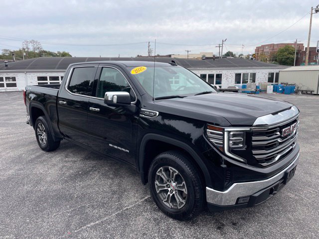 Used 2025 GMC Sierra 1500 SLT AWD/4WD image 3