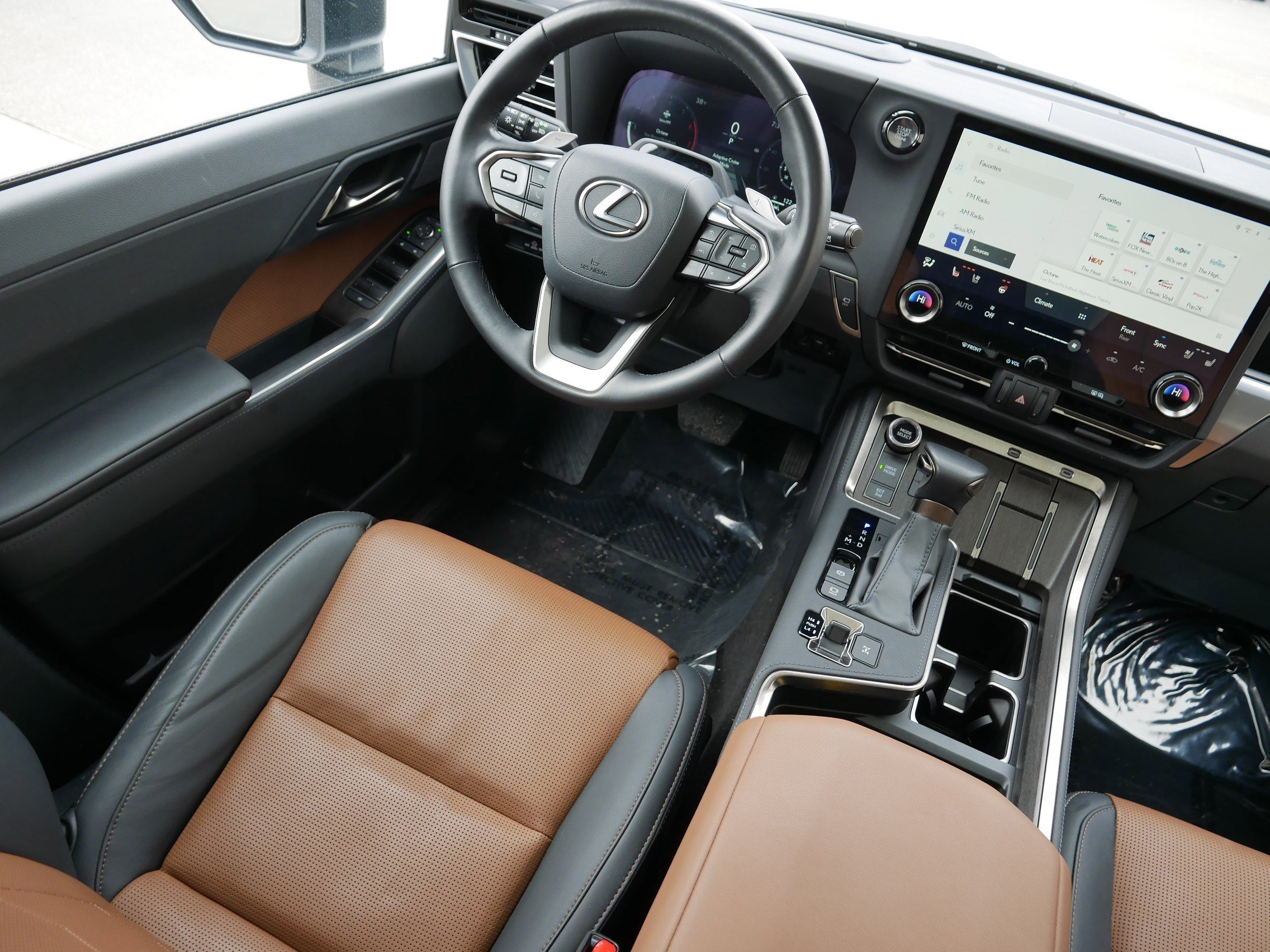 Used 2024 Lexus GX 550 w/ Accessory Package (2T) image 9