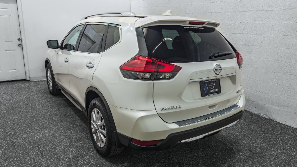 Used 2017 Nissan Rogue SV image 6