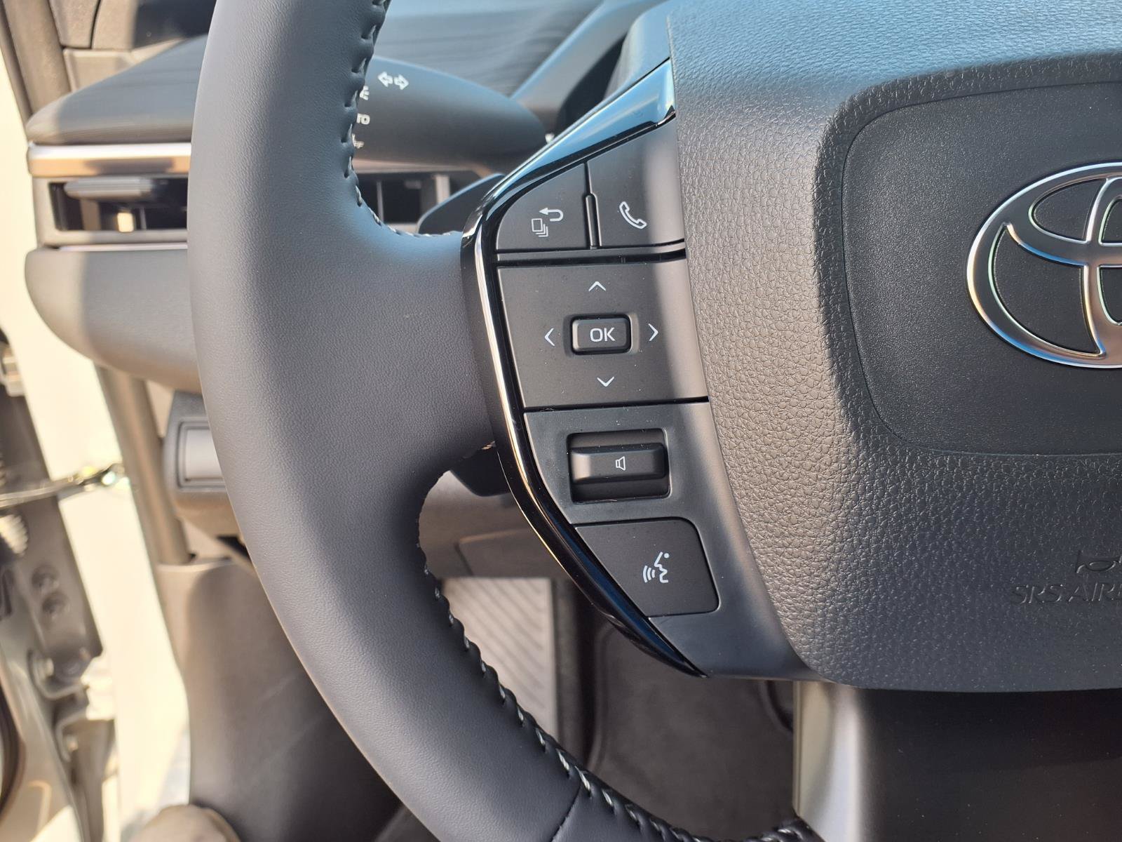 New 2026 Toyota C-HR AWD/4WD image 18