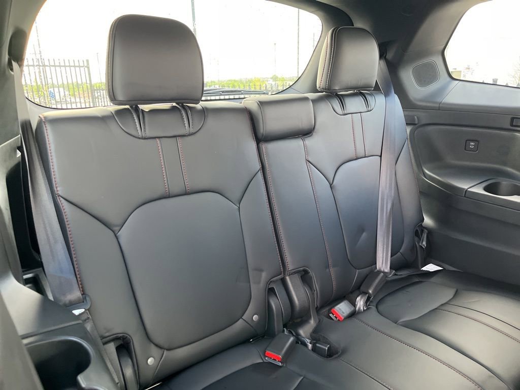 Certified 2025 Honda Pilot Black Edition image 30