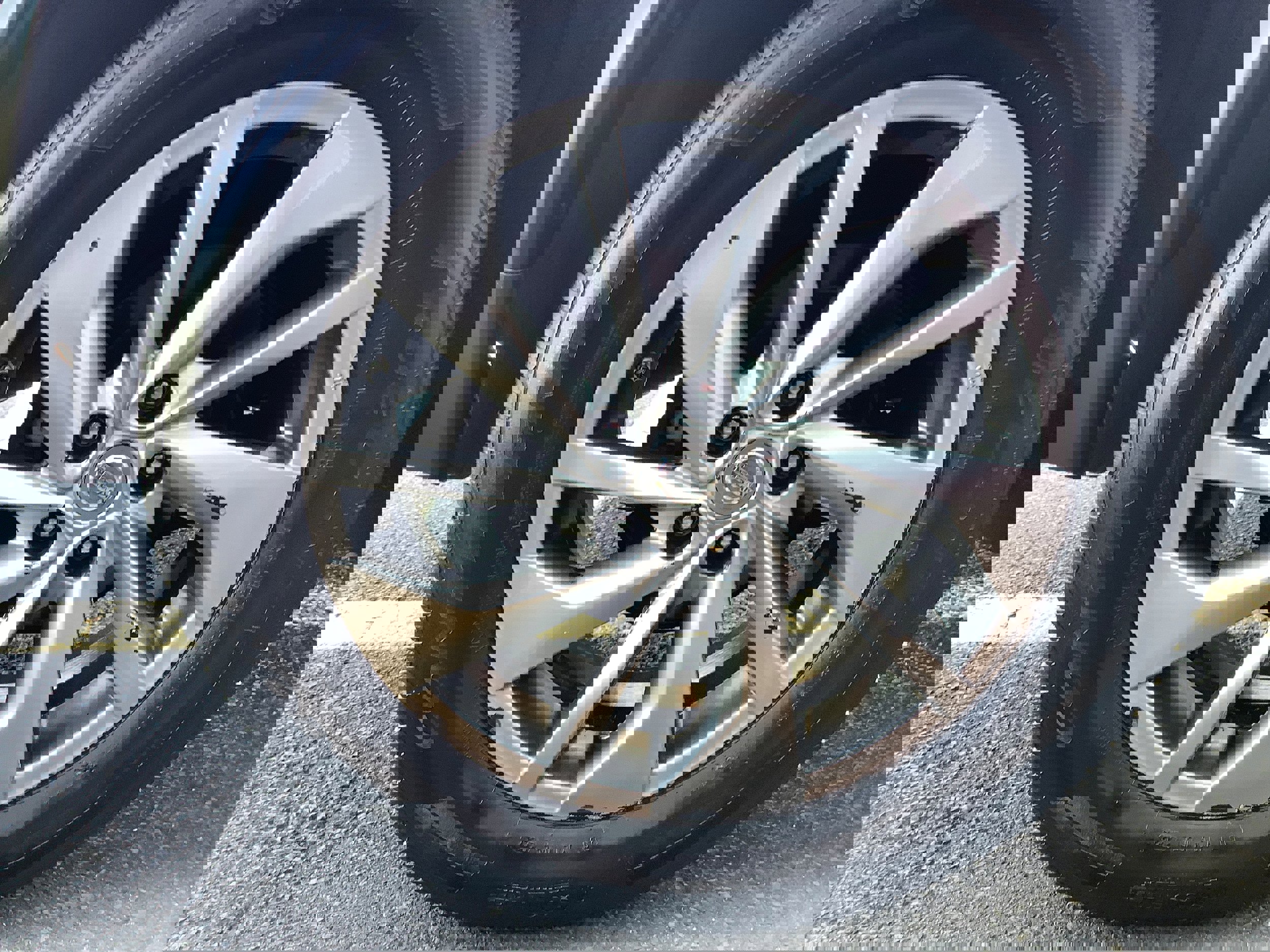 Used 2015 Nissan Rogue SL w/ SL Premium Package image 25