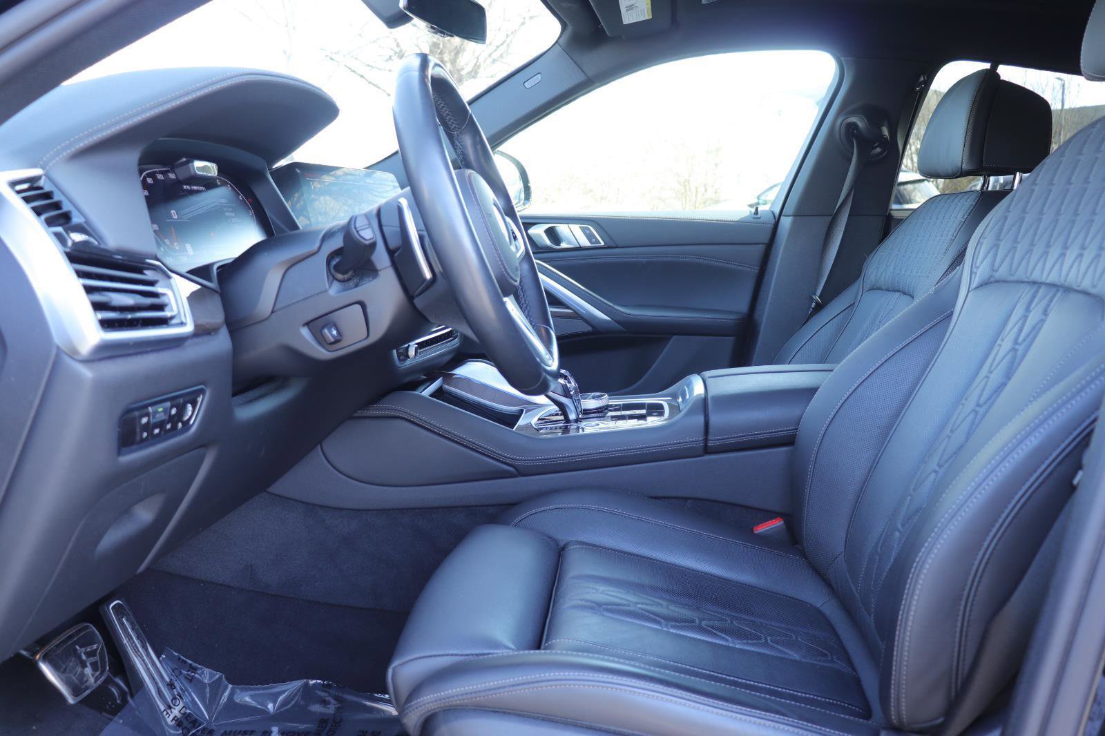 Used 2023 BMW X6 M50i w/ Executive Package image 11