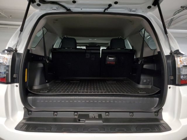 Used 2024 Toyota 4Runner SR5 Premium w/ Moonroof Package AWD/4WD image 31