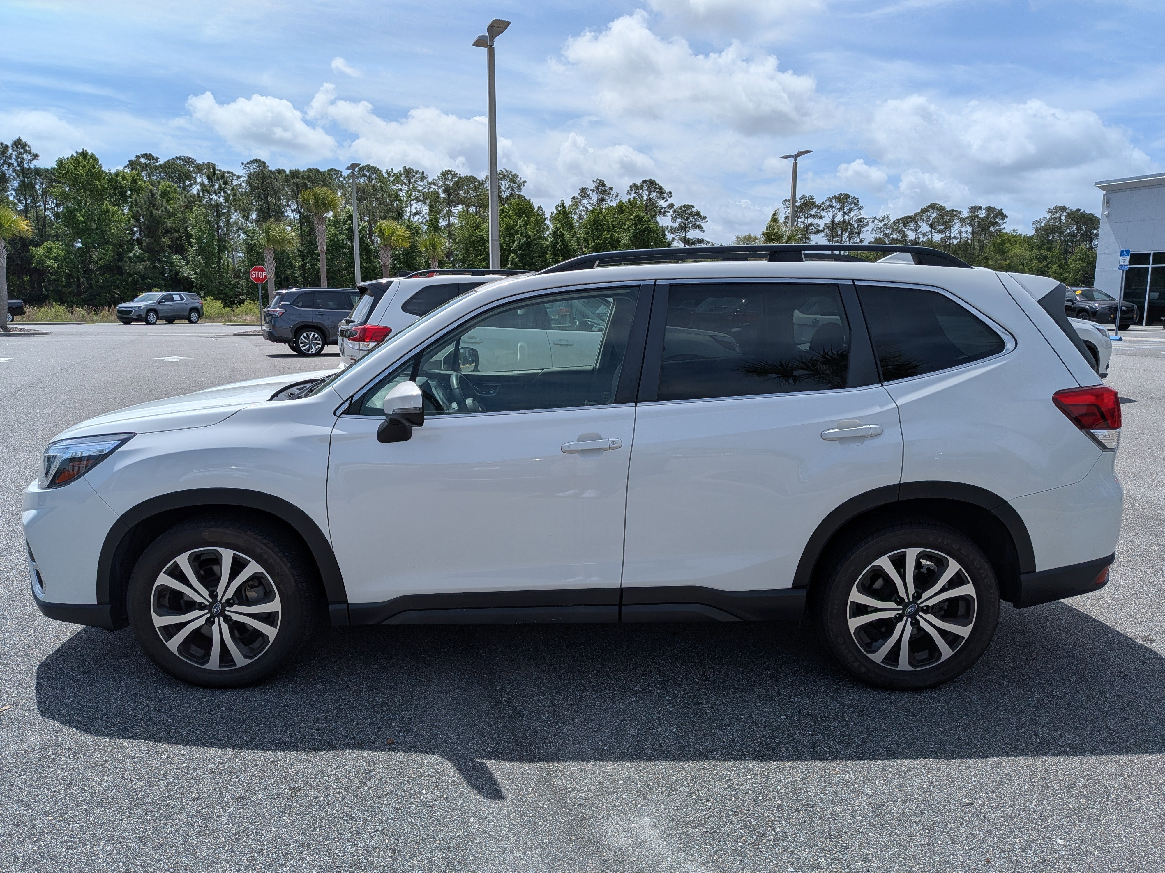 Used 2020 Subaru Forester Limited image 7