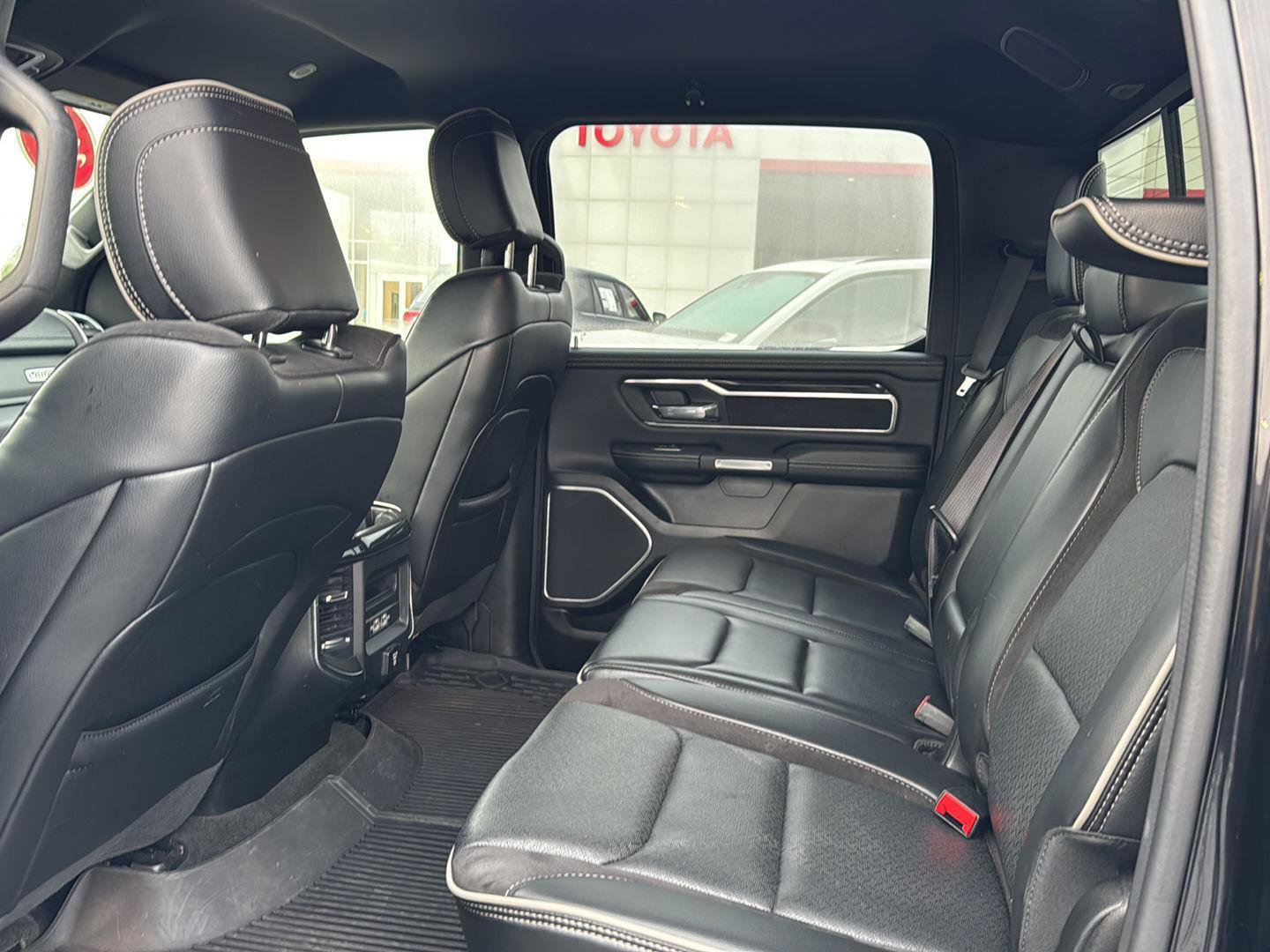 Used 2022 RAM 1500 Laramie image 9