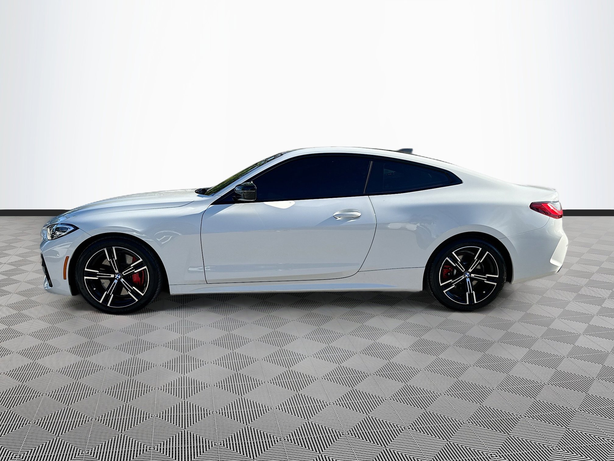 Used 2021 BMW 440i xDrive Coupe w/ Premium Package image 4