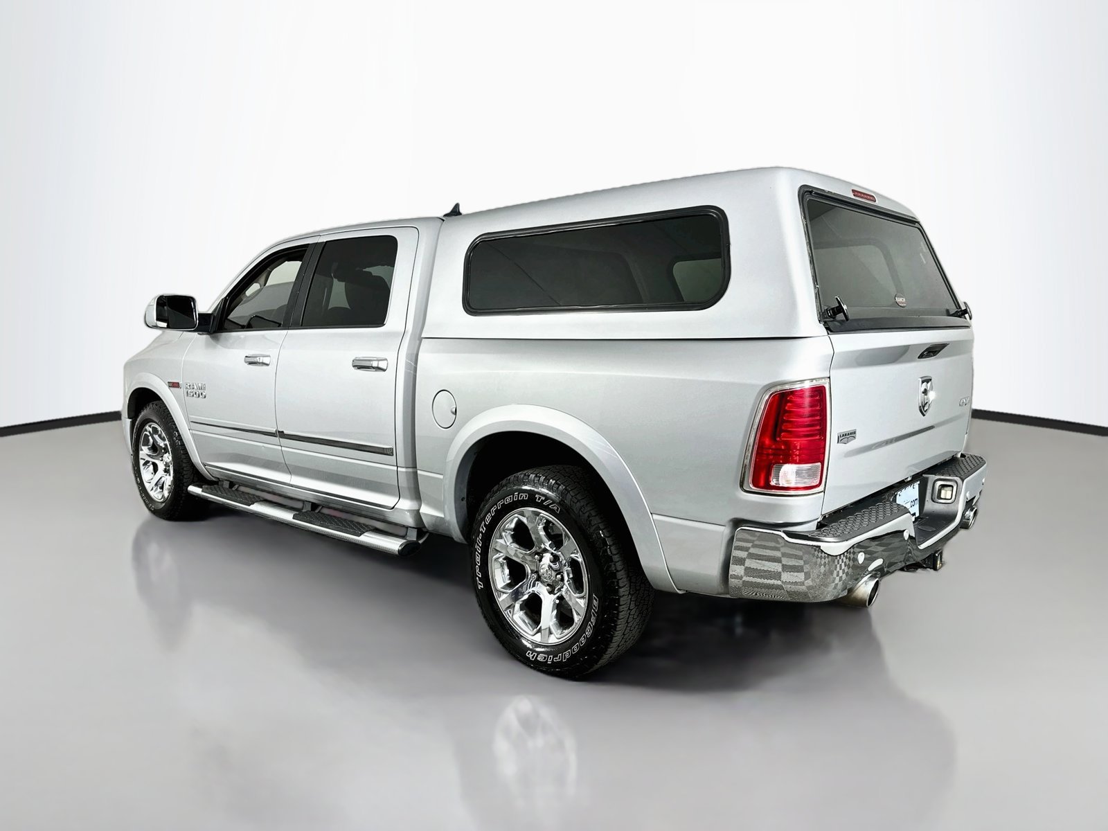 Used 2015 RAM 1500 Laramie w/ Convenience Group AWD/4WD image 6