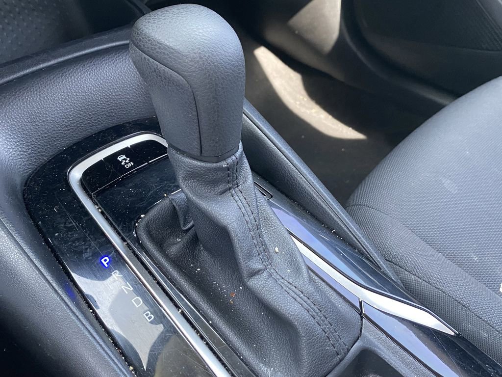 Used 2021 Toyota Corolla LE image 12