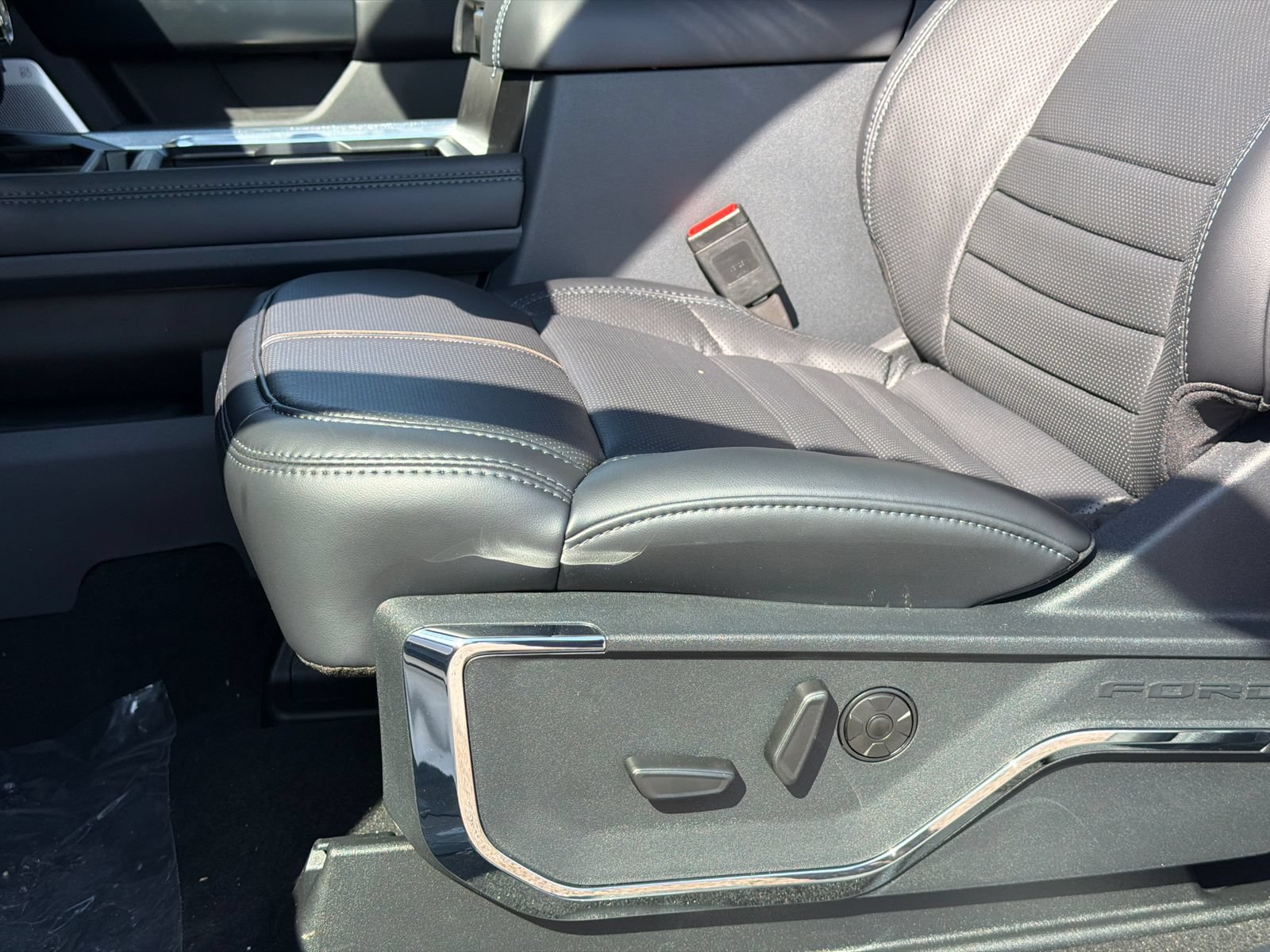 New 2026 Ford F350 Platinum AWD/4WD image 17