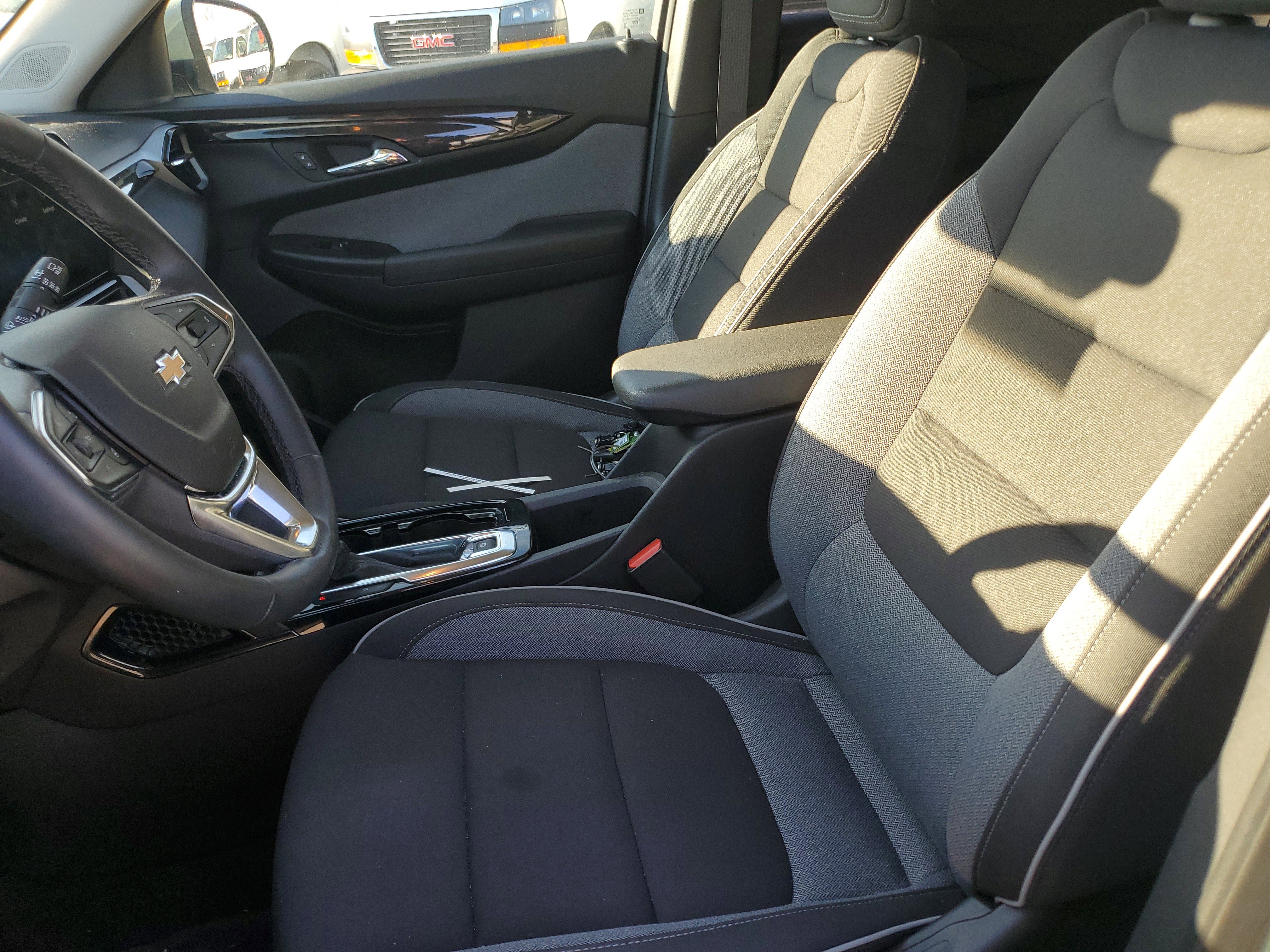 Used 2025 Chevrolet TrailBlazer LT w/ Convenience Package image 29