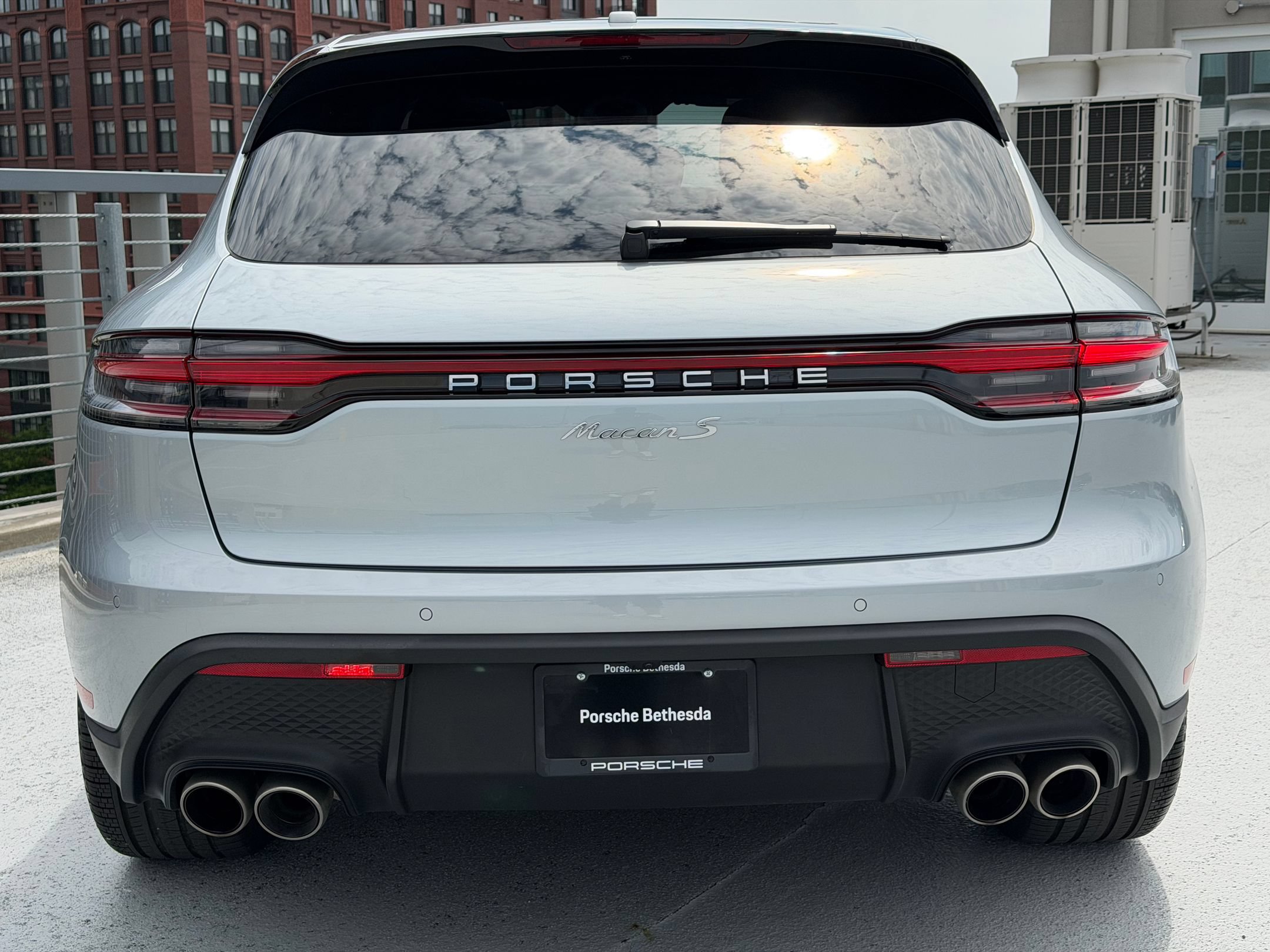 Certified 2023 Porsche Macan S AWD/4WD image 6