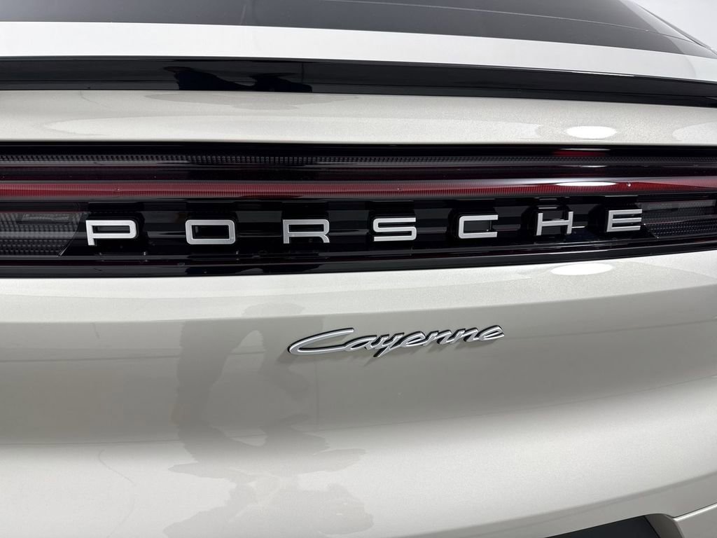 New 2026 Porsche Cayenne image 19
