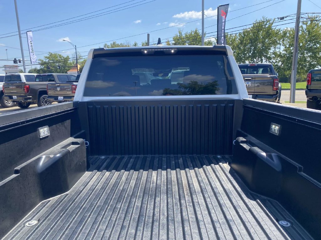 Used 2025 Toyota Tacoma SR5 RWD image 13