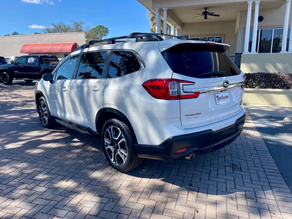 Used 2023 Subaru Ascent Limited image 3