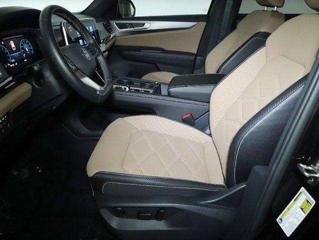 Used 2025 Volkswagen Atlas Cross Sport SE AWD/4WD image 18