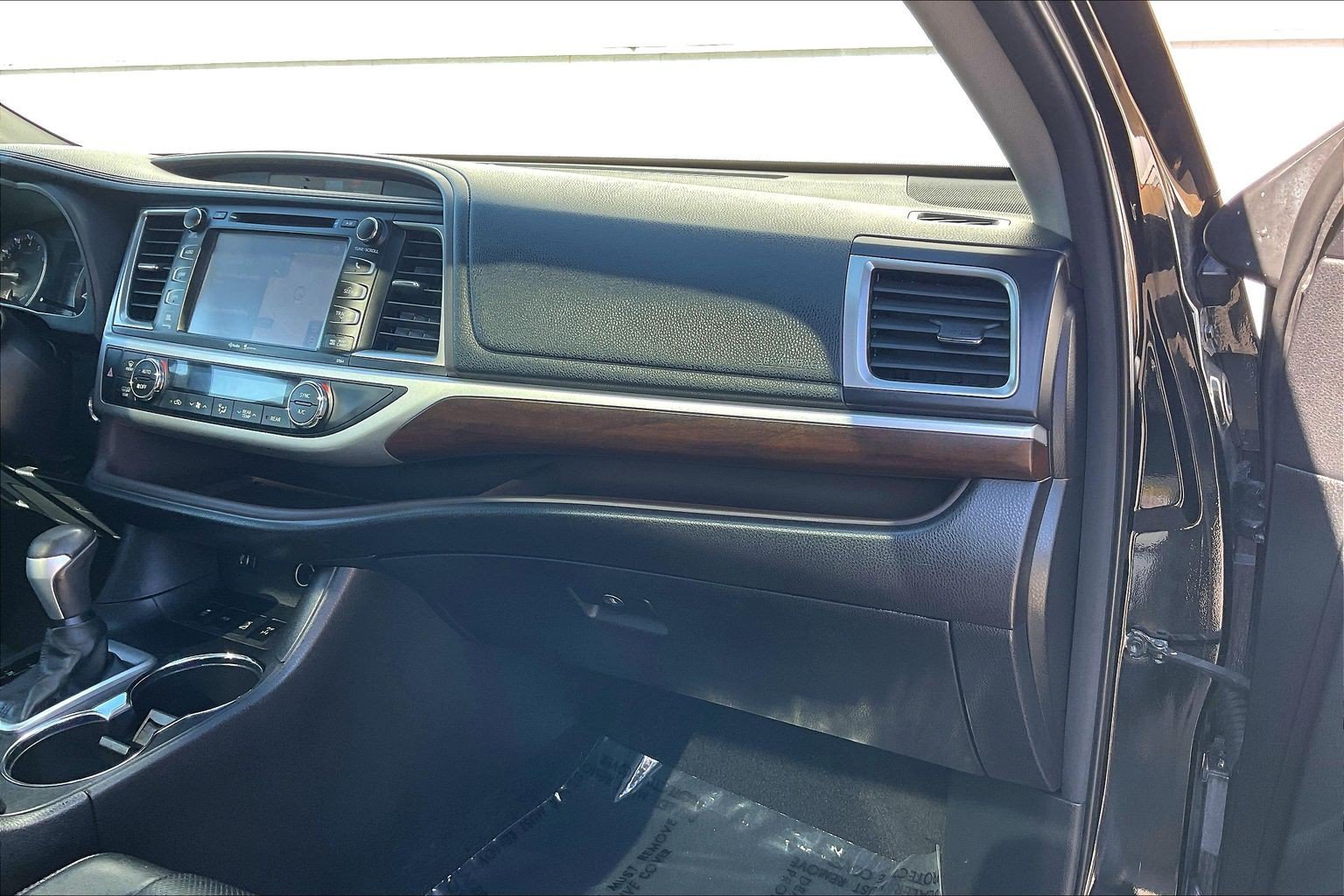 Used 2014 Toyota Highlander Limited Platinum AWD/4WD image 21