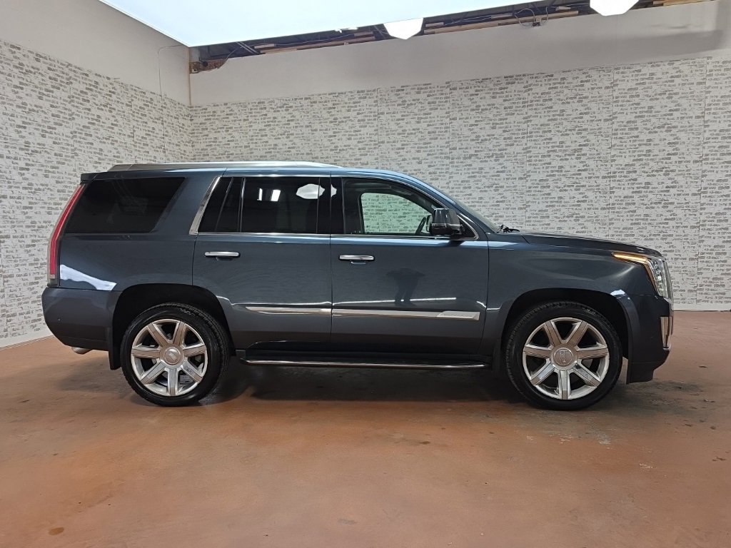Used 2020 Cadillac Escalade Luxury image 6