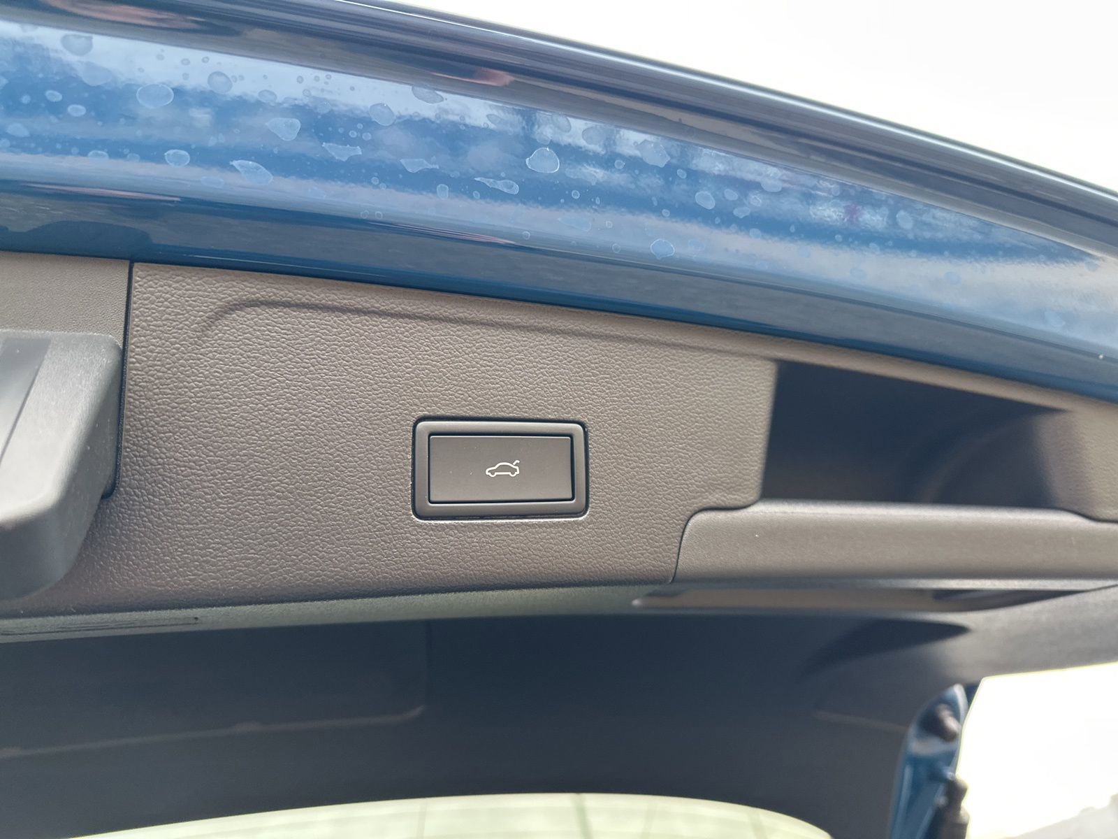 New 2026 Volkswagen Atlas Cross Sport SEL Premium R-Line image 29