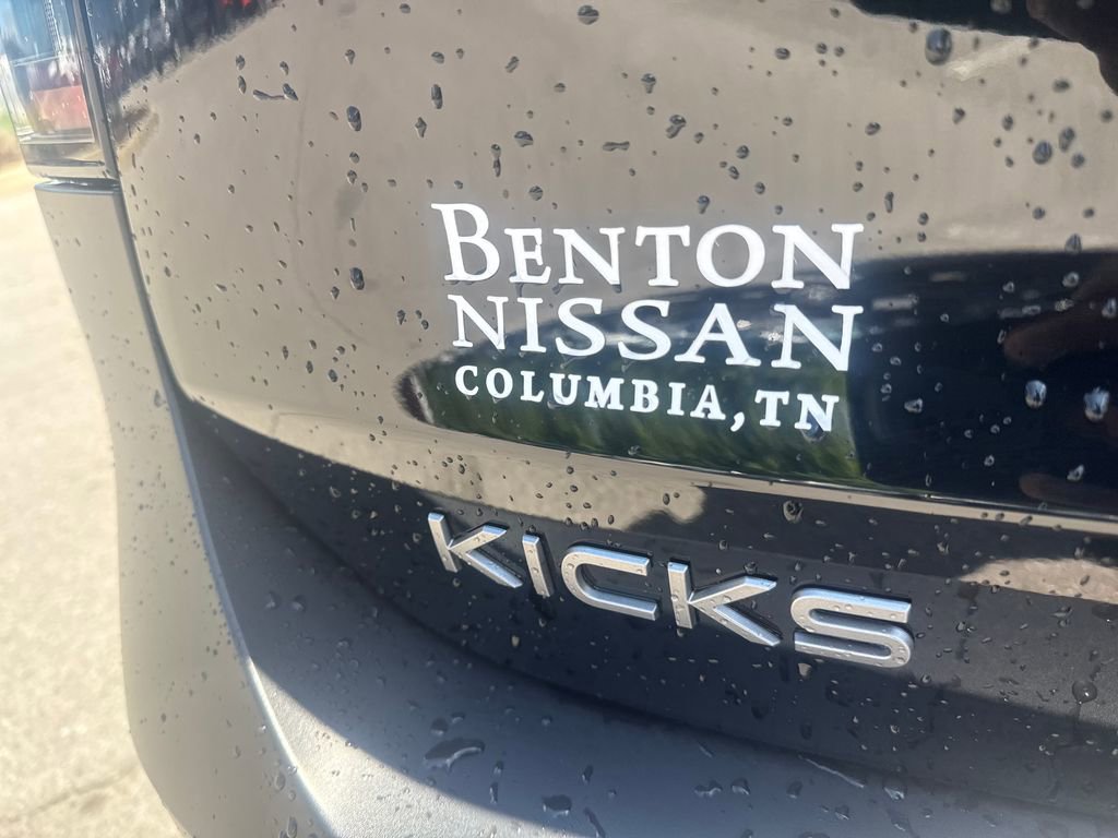 Used 2025 Nissan Kicks SR FWD image 39