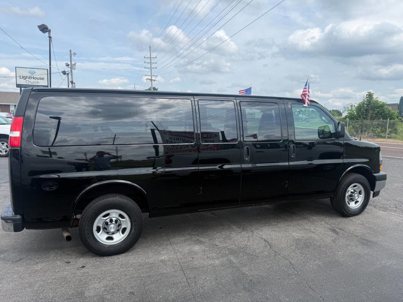 Used 2018 Chevrolet Express 3500 LT w/ LT Preferred Equipment Group RWD image 5