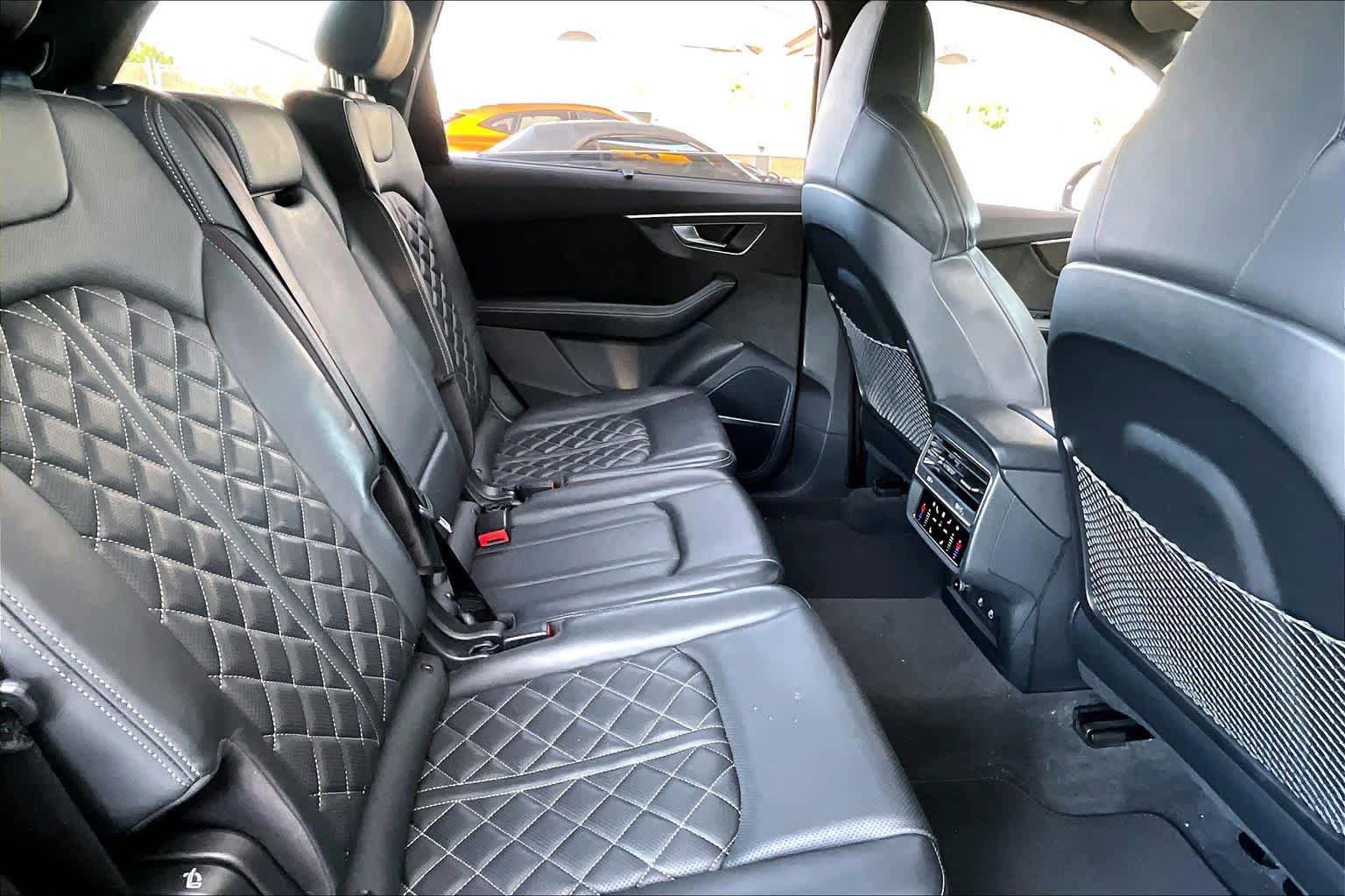 Used 2022 Audi SQ7 Prestige AWD/4WD image 19